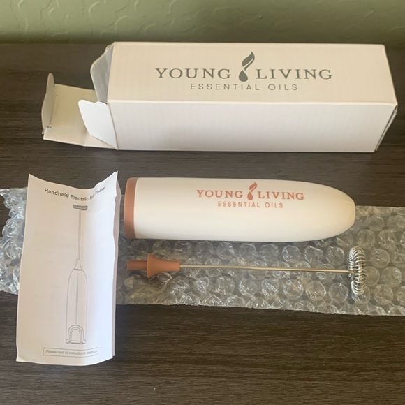 Young Living Handheld Milk Frother Battery Operated NIB - Picture 2 of 4